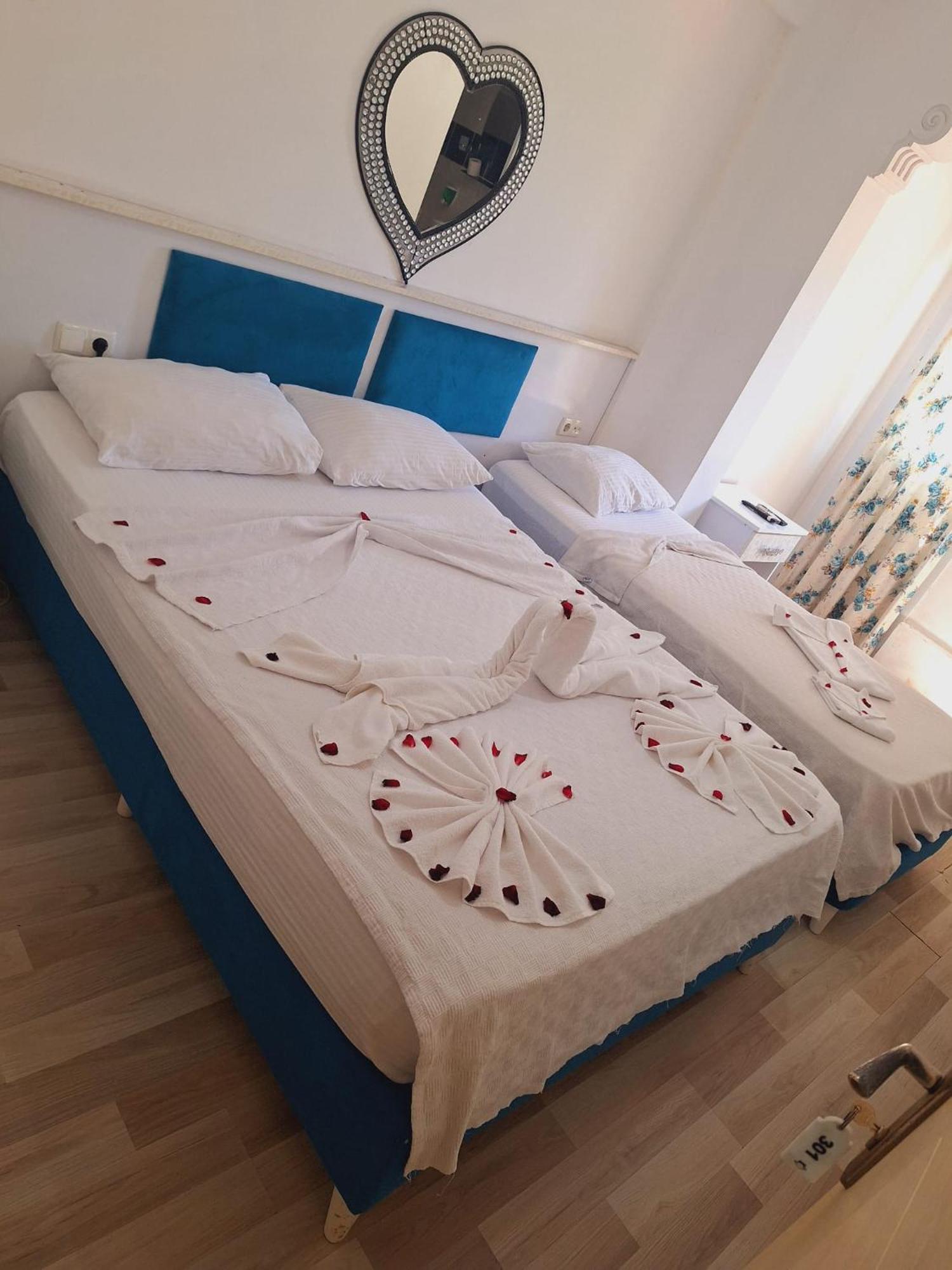 Alis Hotel Фетие Екстериор снимка